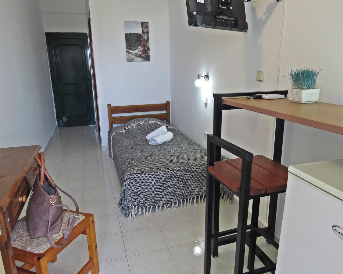 Debby Apartments Ialysos  Bagian luar foto