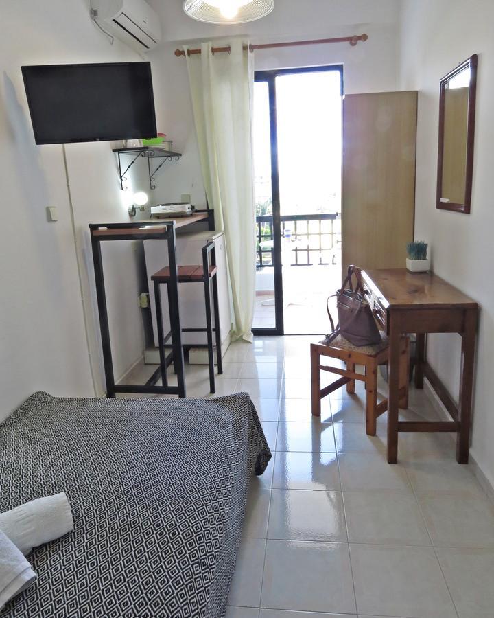Debby Apartments Ialysos  Ruang foto