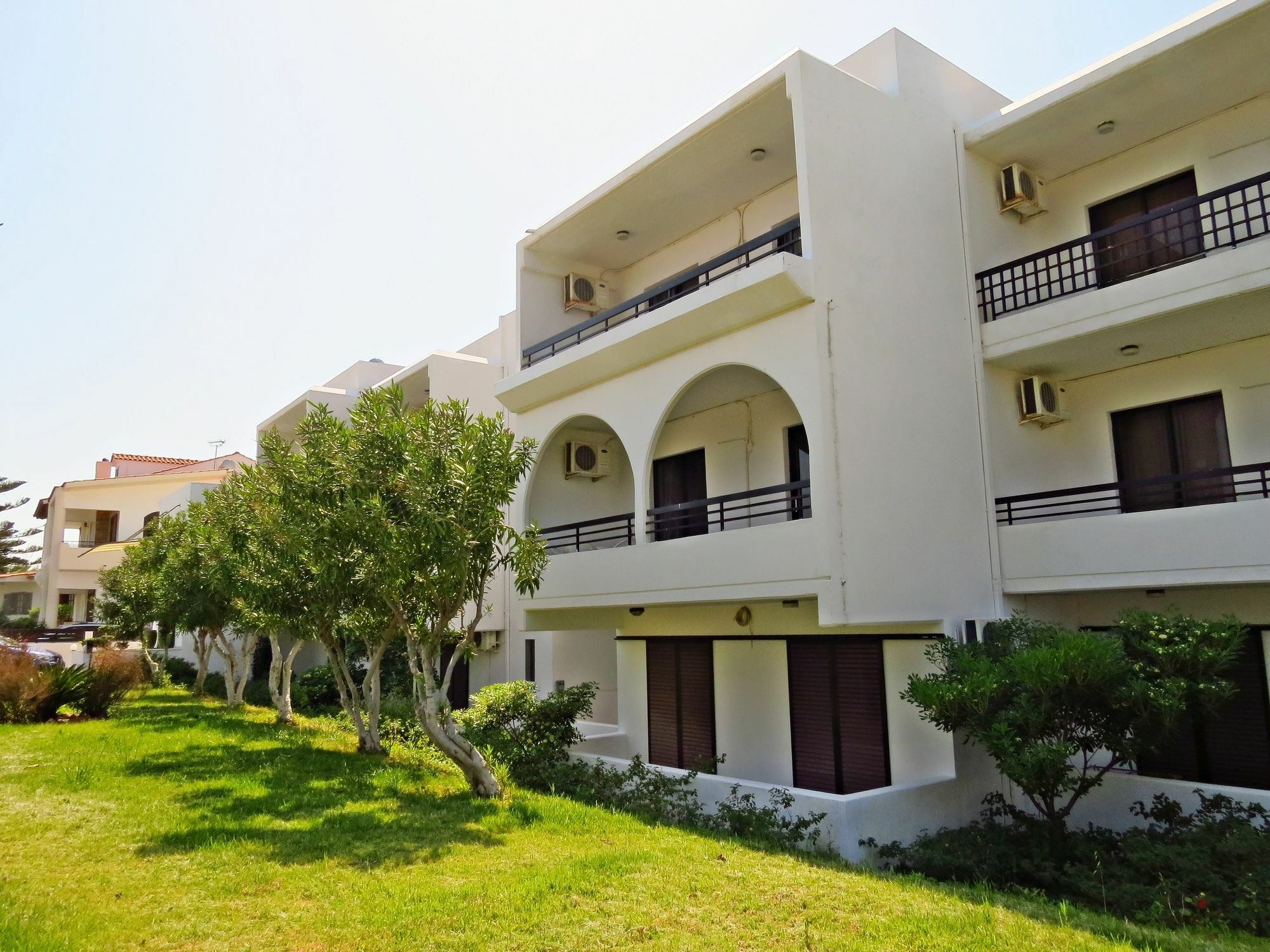 Debby Apartments Ialysos  Bagian luar foto