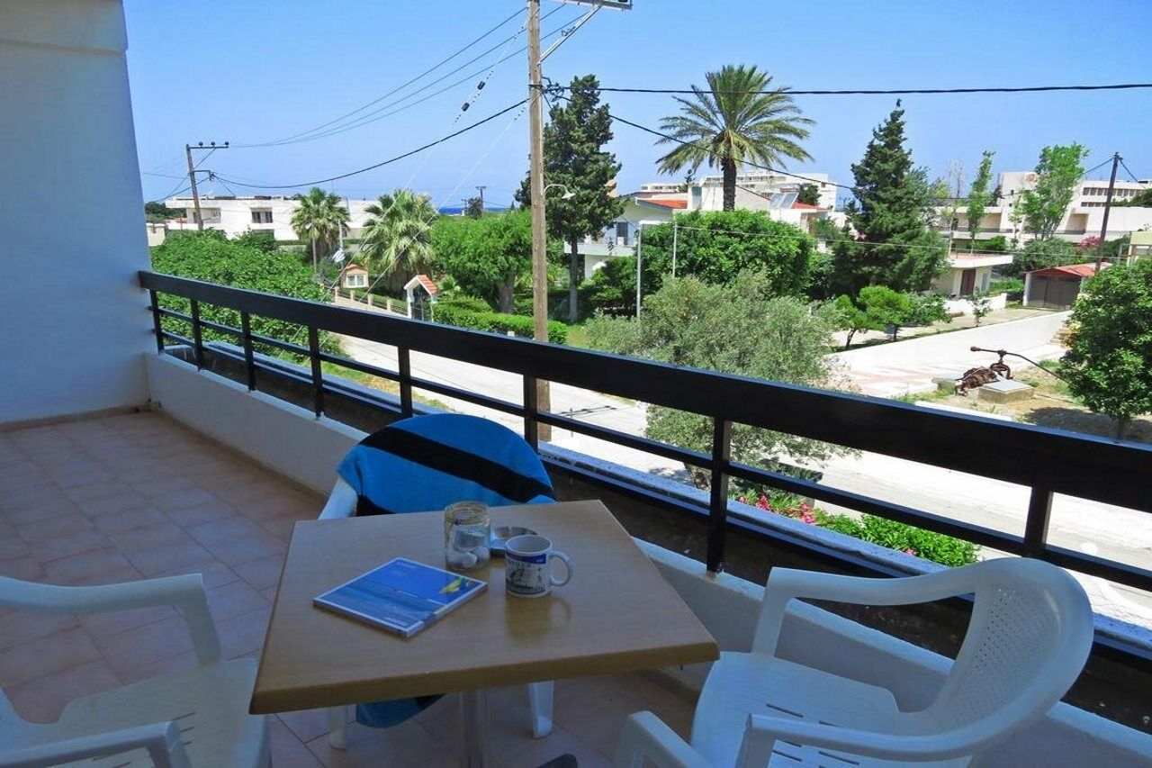Debby Apartments Ialysos  Bagian luar foto